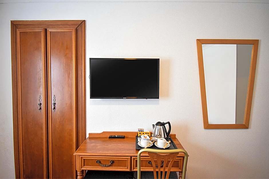 PEMBRIDGE PALACE HOTEL