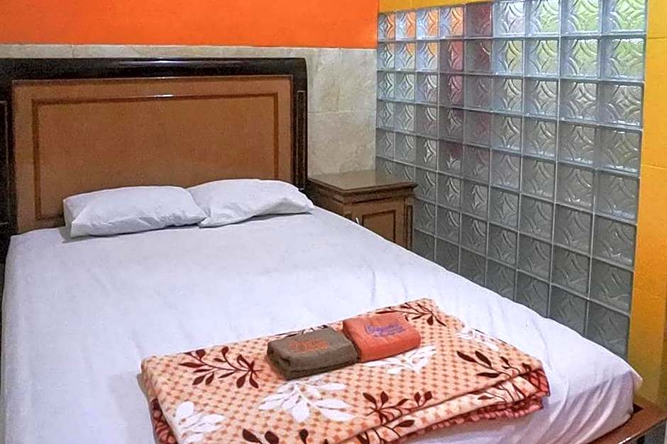 Homestay Gayatri Sawojajar near Univ Negeri Malang Kampus 2 Mitra RedDoorz