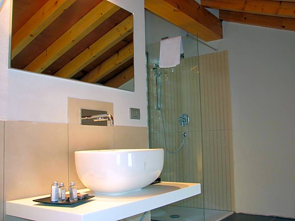 Parizzi Suites & Restaurant
