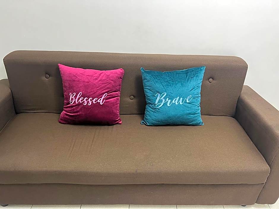 Cozy Boo Suite near Enchanted kingdom by Dynel