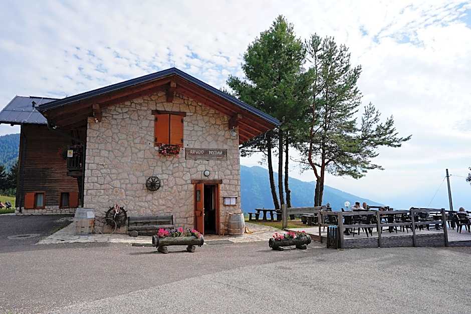 Rifugio Predaia Ai Todes'ci