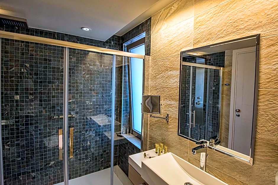 Swell Boutique Hotel