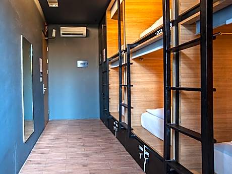 6-Bed Shared Room