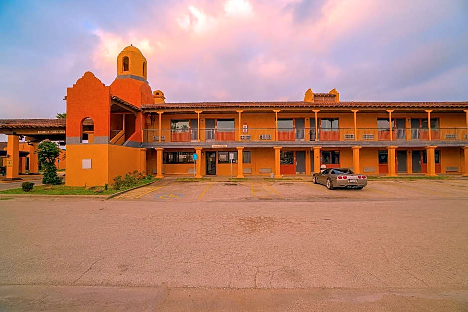 OYO Hotel Kingsville - Hwy 77