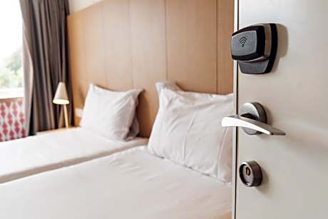 Superior Twin Room with City View