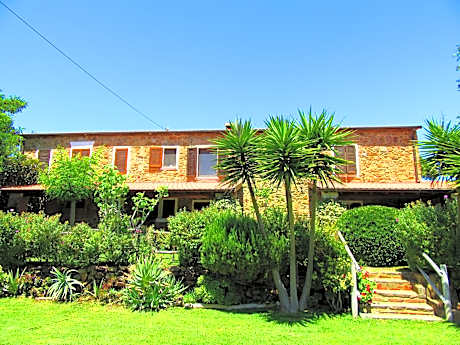 Deluxe One-Bedroom Apartment with Garden View