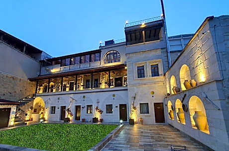 Mesken Cave Suites