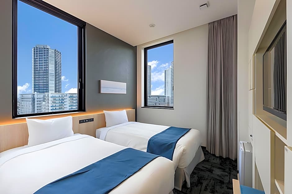 Hotel Monday