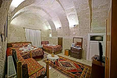 Double Cave Room