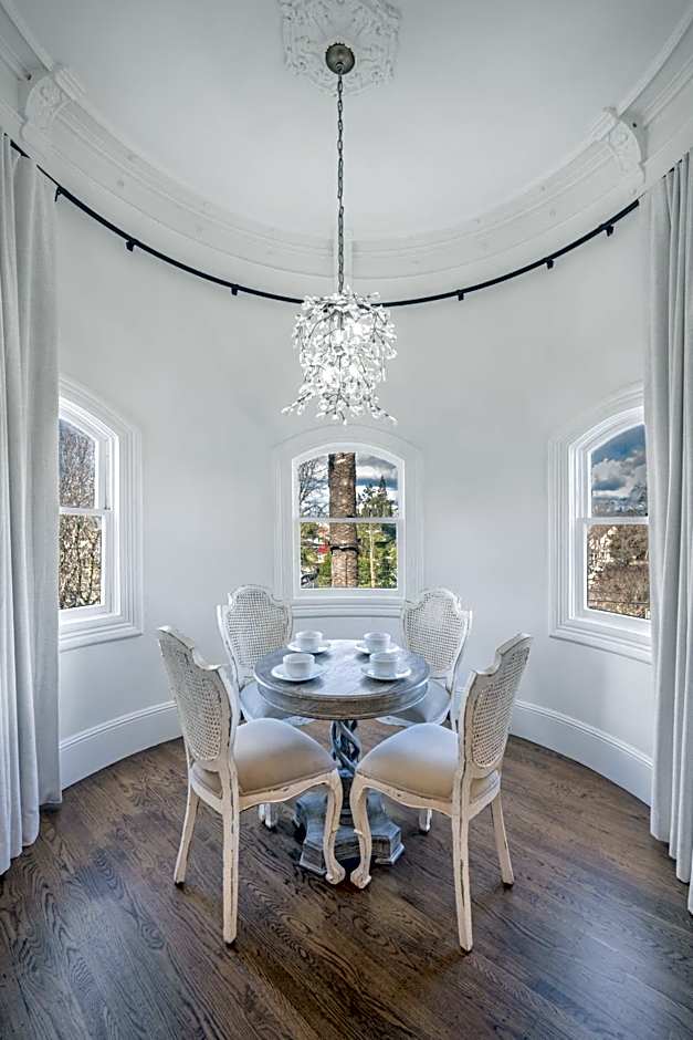The George - Luxury Boutique Inn