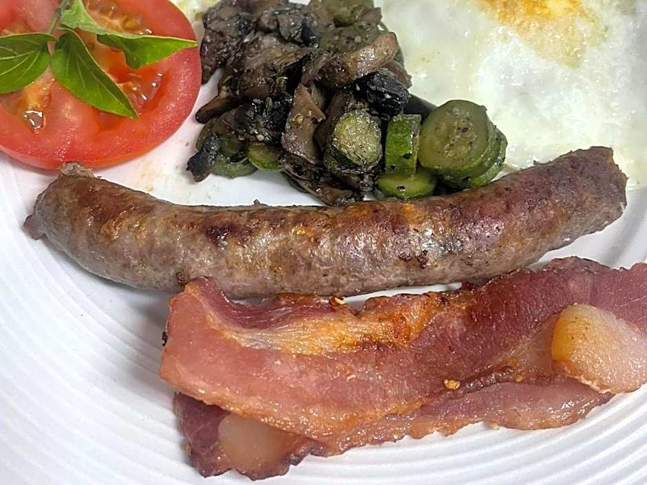 Sea Whisper Guest House & Self Catering