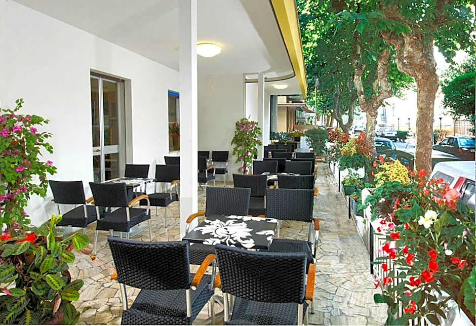 Hotel Tura