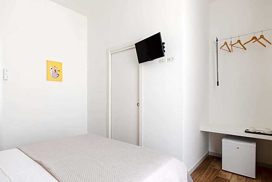Naples Gateway Rooms