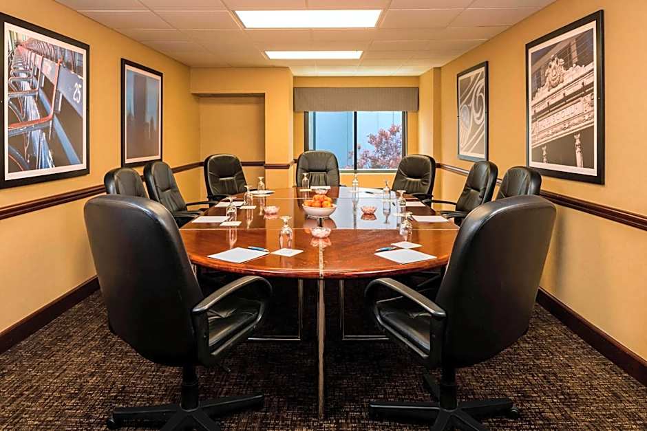Four Points by Sheraton Boston Logan Airport Revere