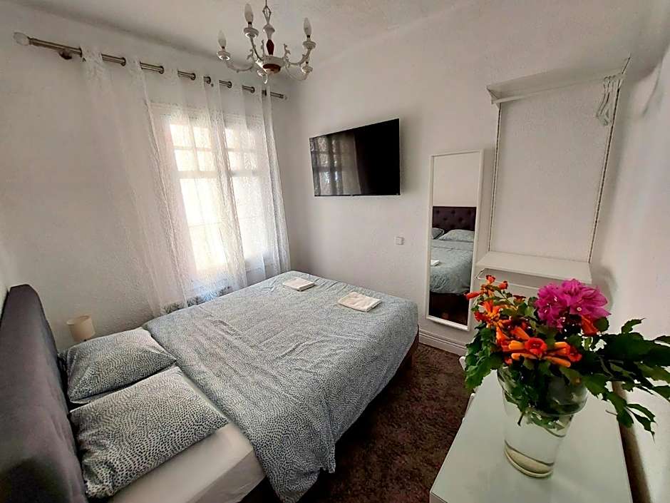 N1 Casa de Madrid - greenpeace line