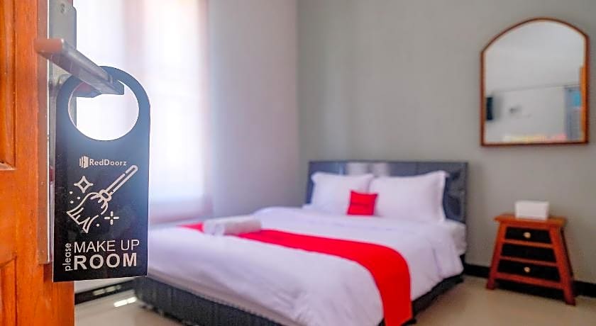 RedDoorz near Majapahit Semarang