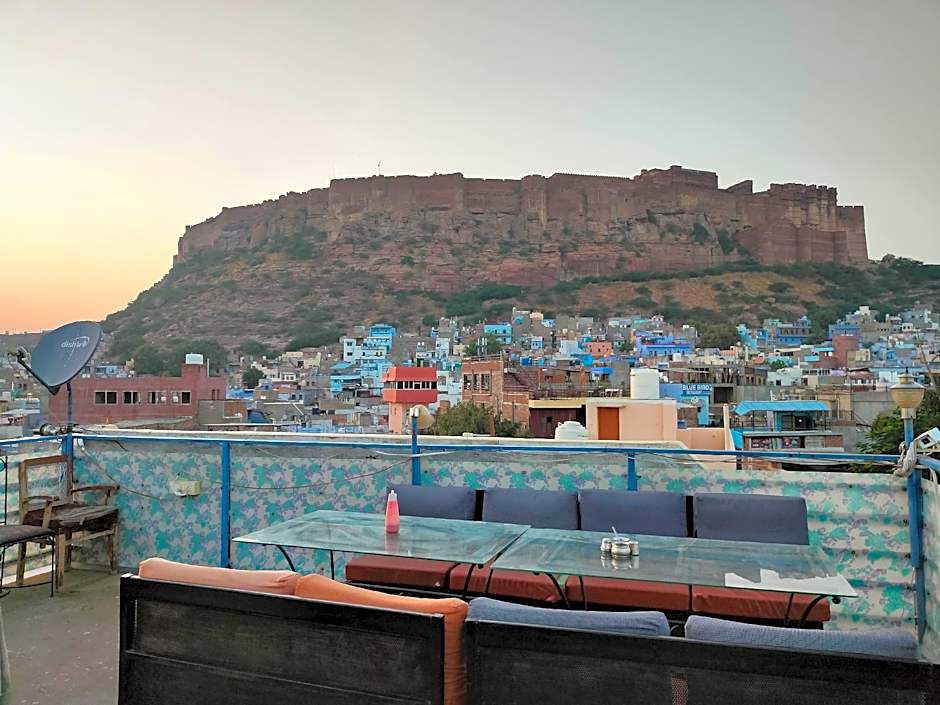 Shivam Paying Guest House