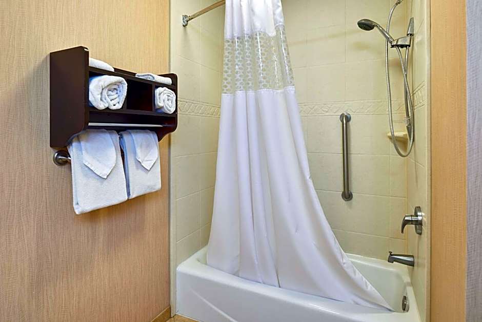 Hampton Inn & Suites Waco-South