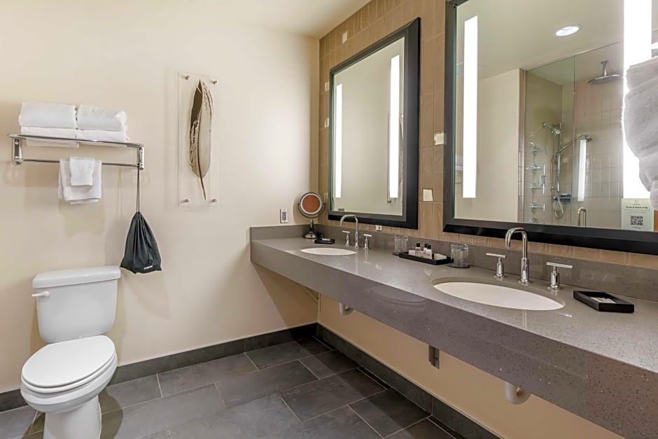 Best Western Premier Boulder Falls Inn