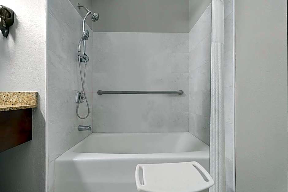 Super 8 by Wyndham Farmville