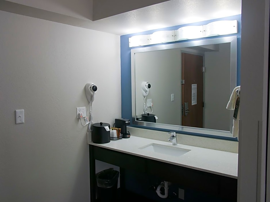 Wingate by Wyndham Louisville Airport Expo Center