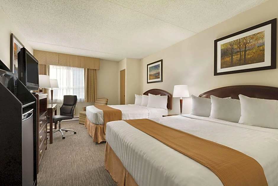 Travelodge by Wyndham Edmonton South