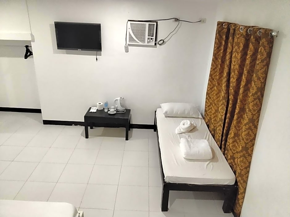 Moalboal Beach Front Hotel