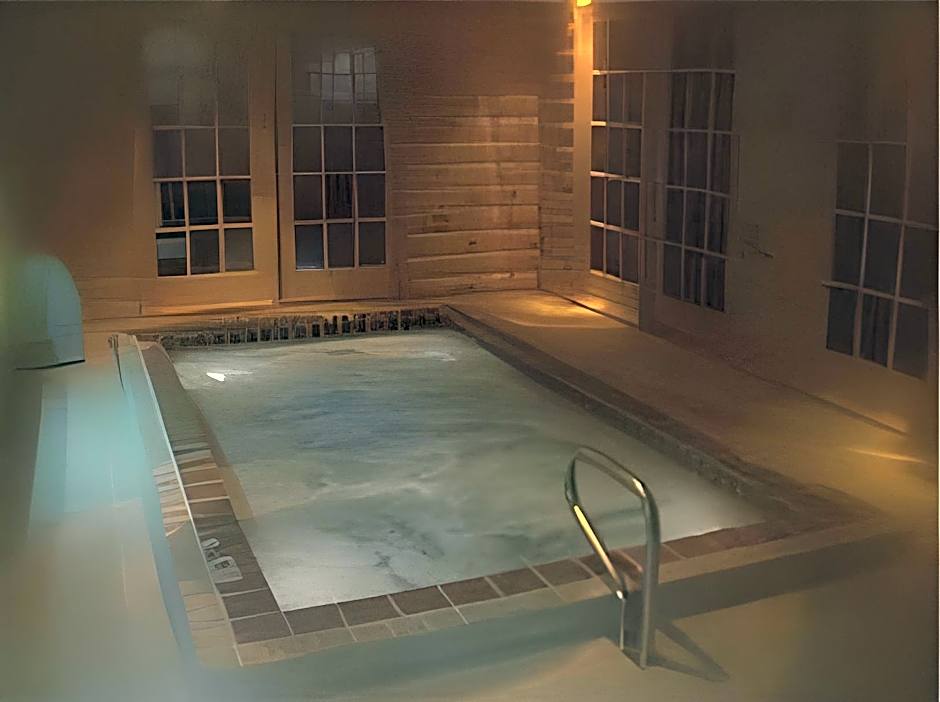 The Pines Inn