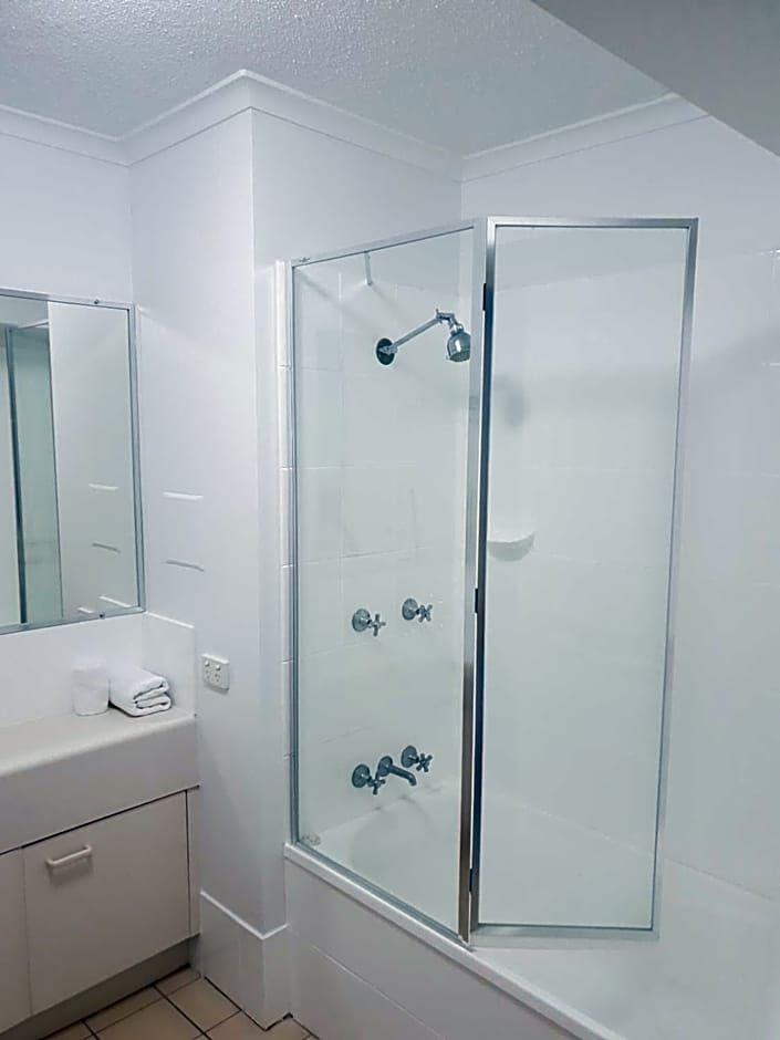 Bayviews and Harbourview Holiday Apartments