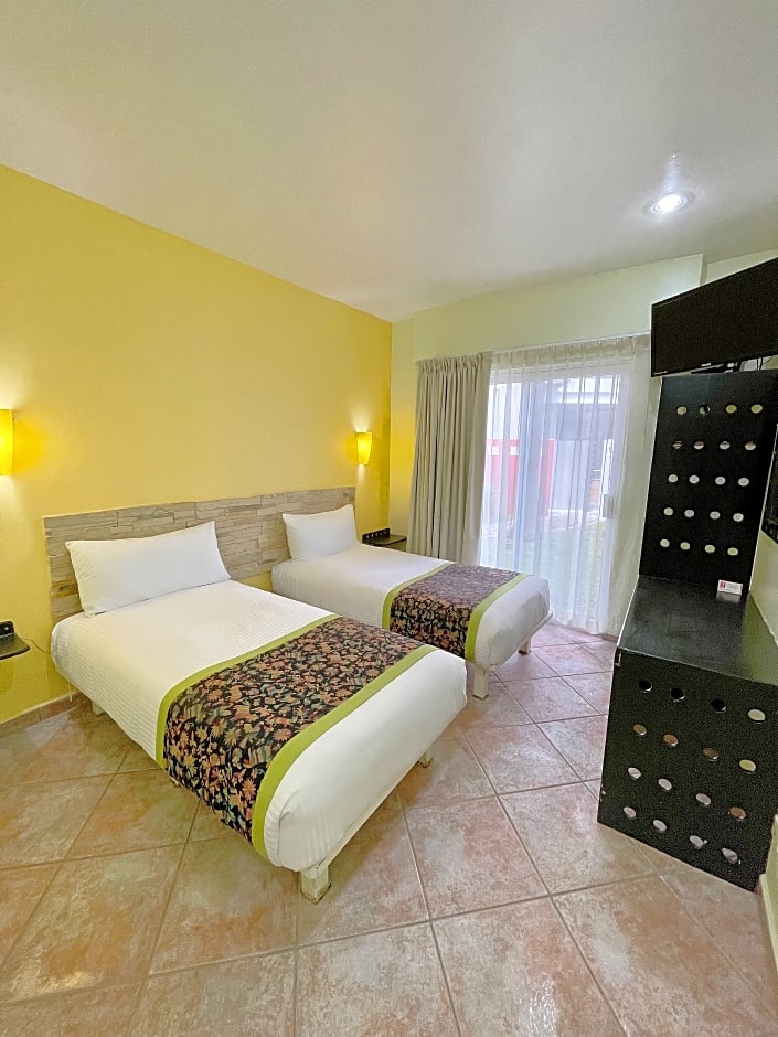 Photo 1 of 1 of 1 Queen Bed