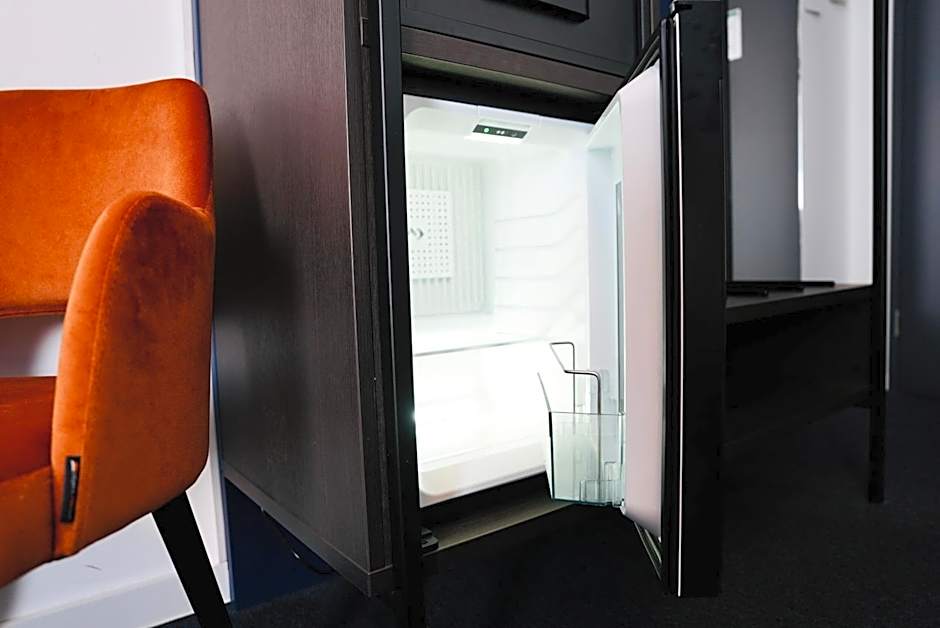 Arthotel Ambassador Wiesbaden - FREE PARKING