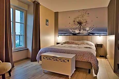 Suite with Garden View