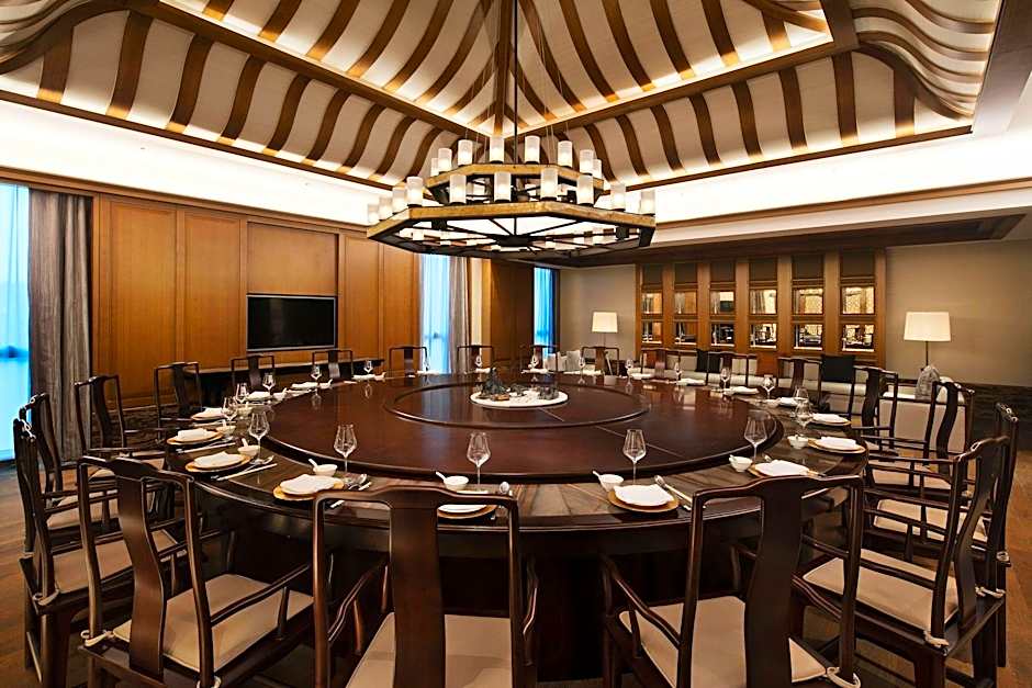 Sheraton Yunfu Xinxing Hotel