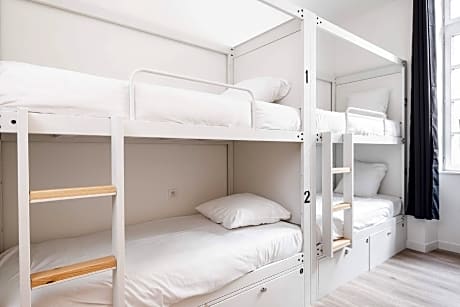 1 Person in 4-Bed Dormitory with En-Suite - Mixed