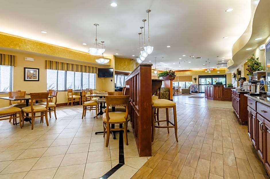  Comfort Suites Salina South