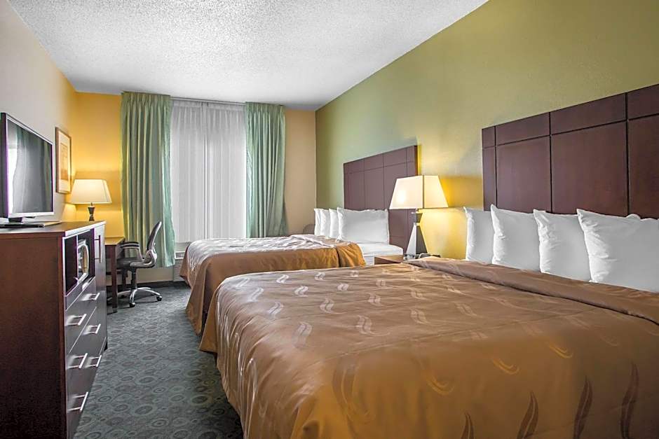 Quality Inn & Suites Bloomington I-55 and I-74