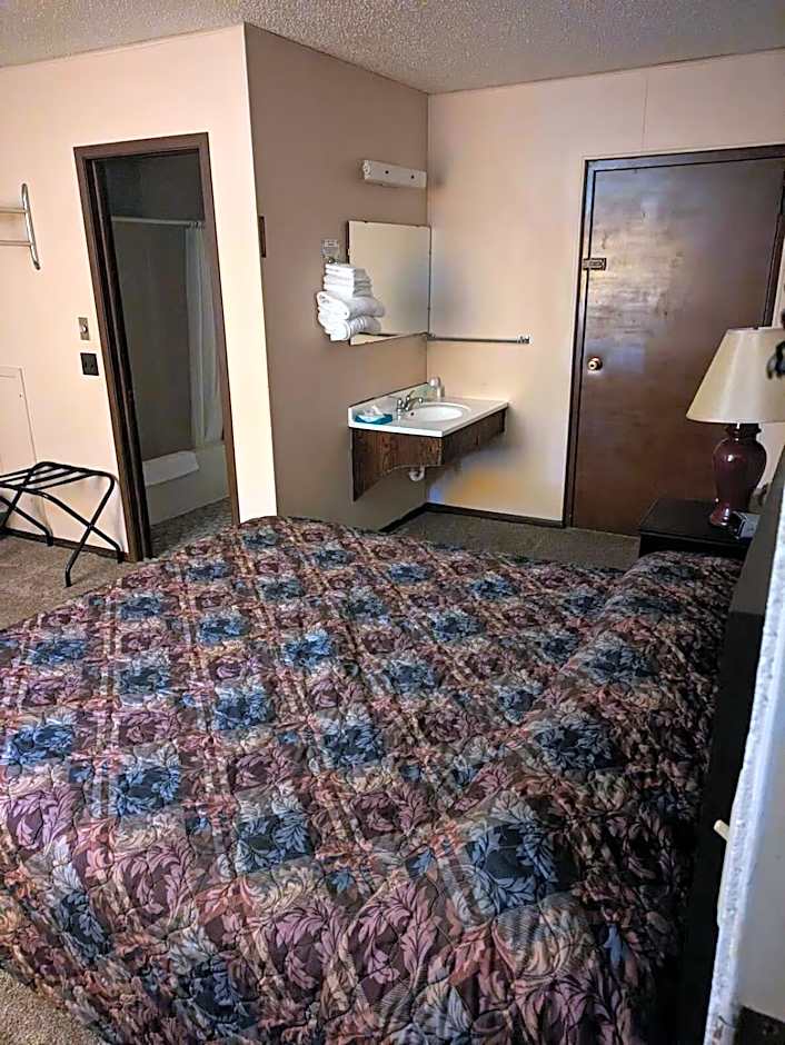 Paradise Falls Motel & Liquor LLC