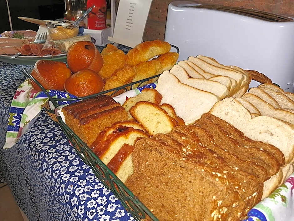 Amzee Bokmakierie Guest House