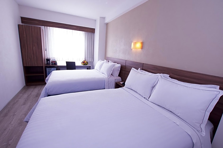 Crown Victoria Hotel