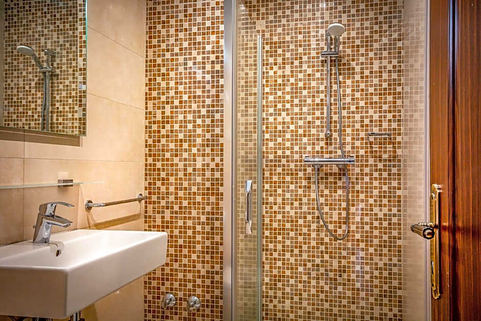 The Country Lodge Hotel