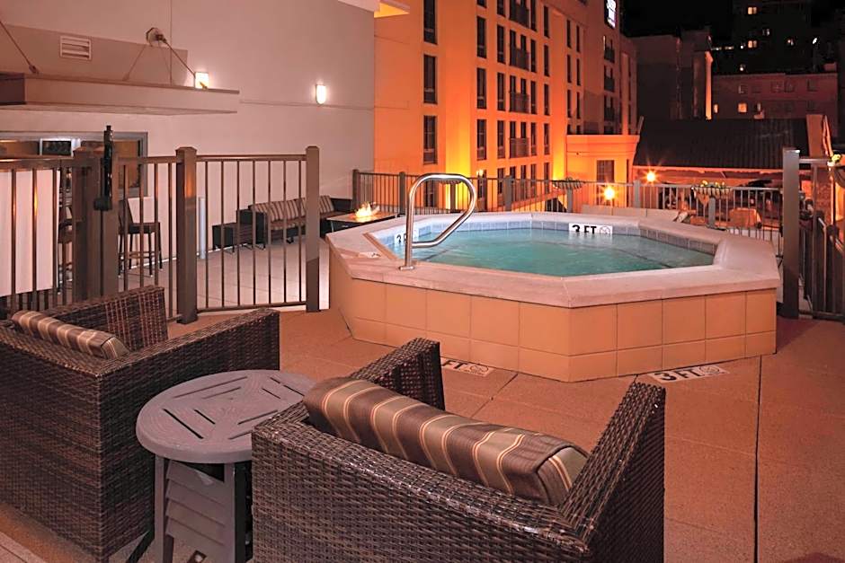 Courtyard by Marriott Memphis Downtown