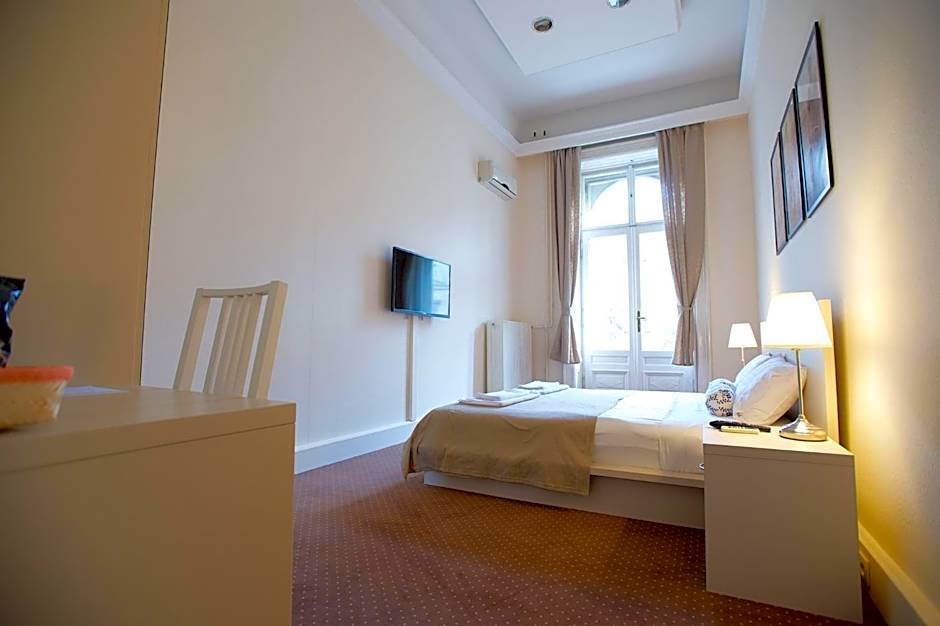 Andrassy Thai Hotel