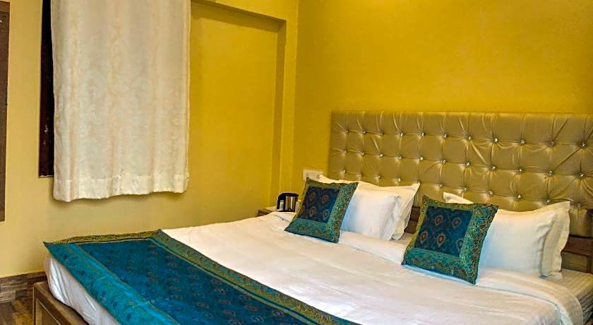 Dwivedi Hotels - Palace On Steps