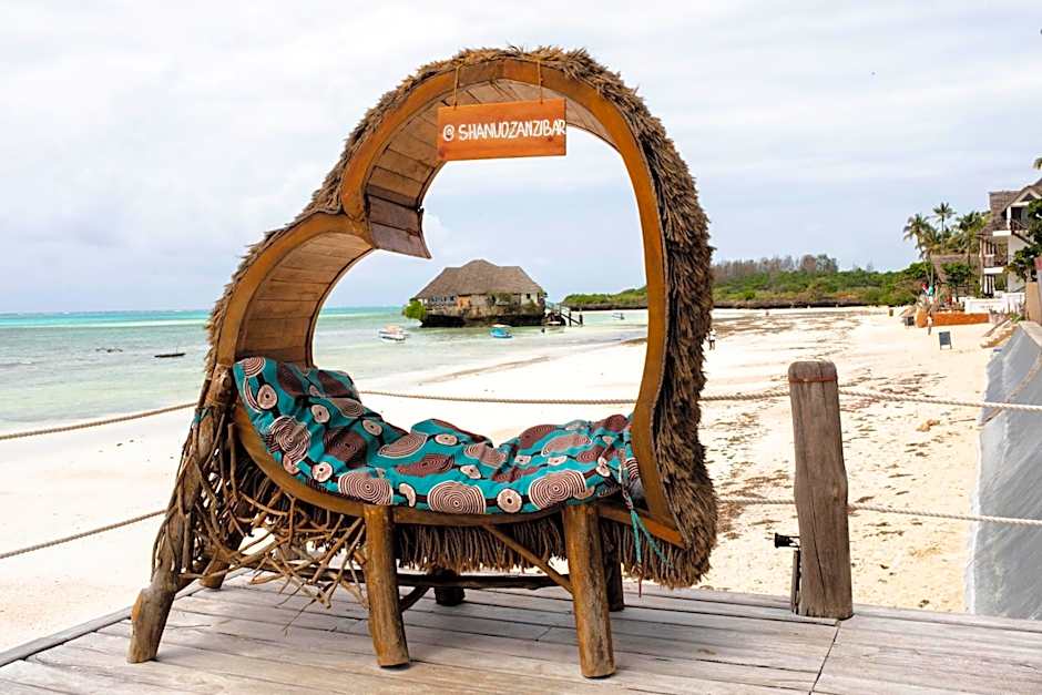 Shanuo Beach Bungalows