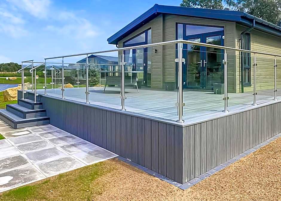 Lakeside Luxury Lodges
