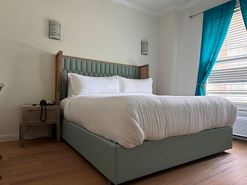 Athens Hotel & Suites
