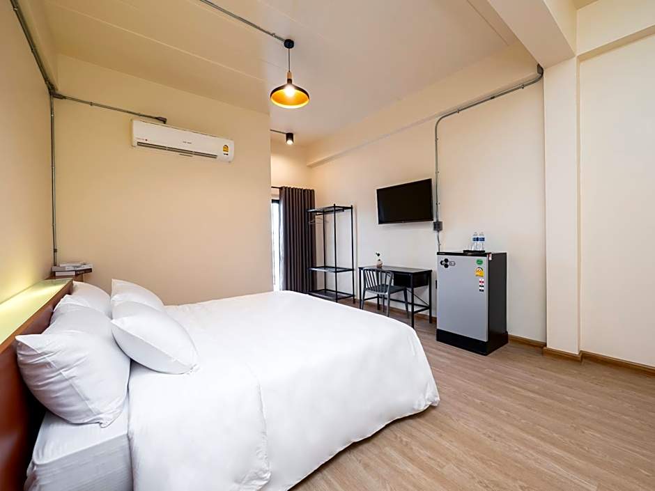 Moonlight Cafe and Hotel