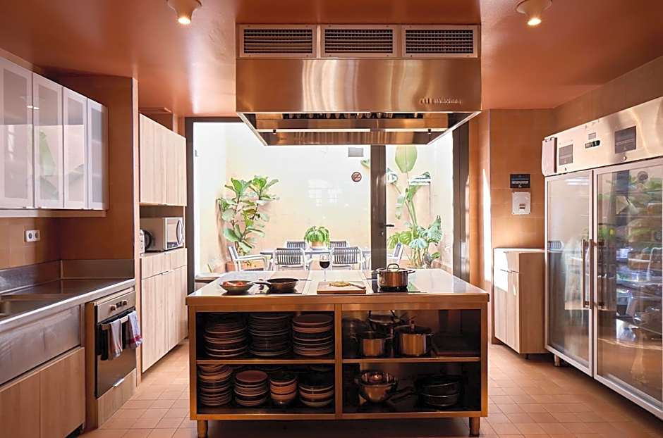 Latroupe Poblenou Beach