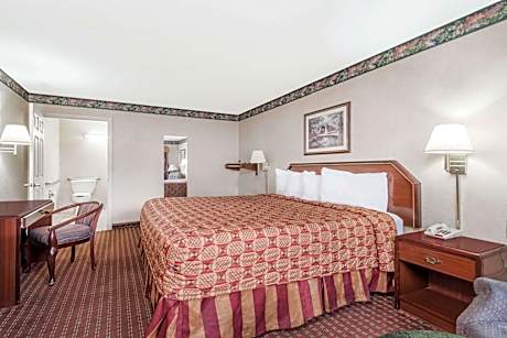 1 King Bed Mobility Accessible Room Smoking