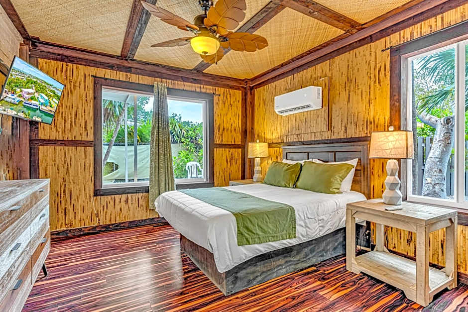 Captain Pip's Marina & Hideaway